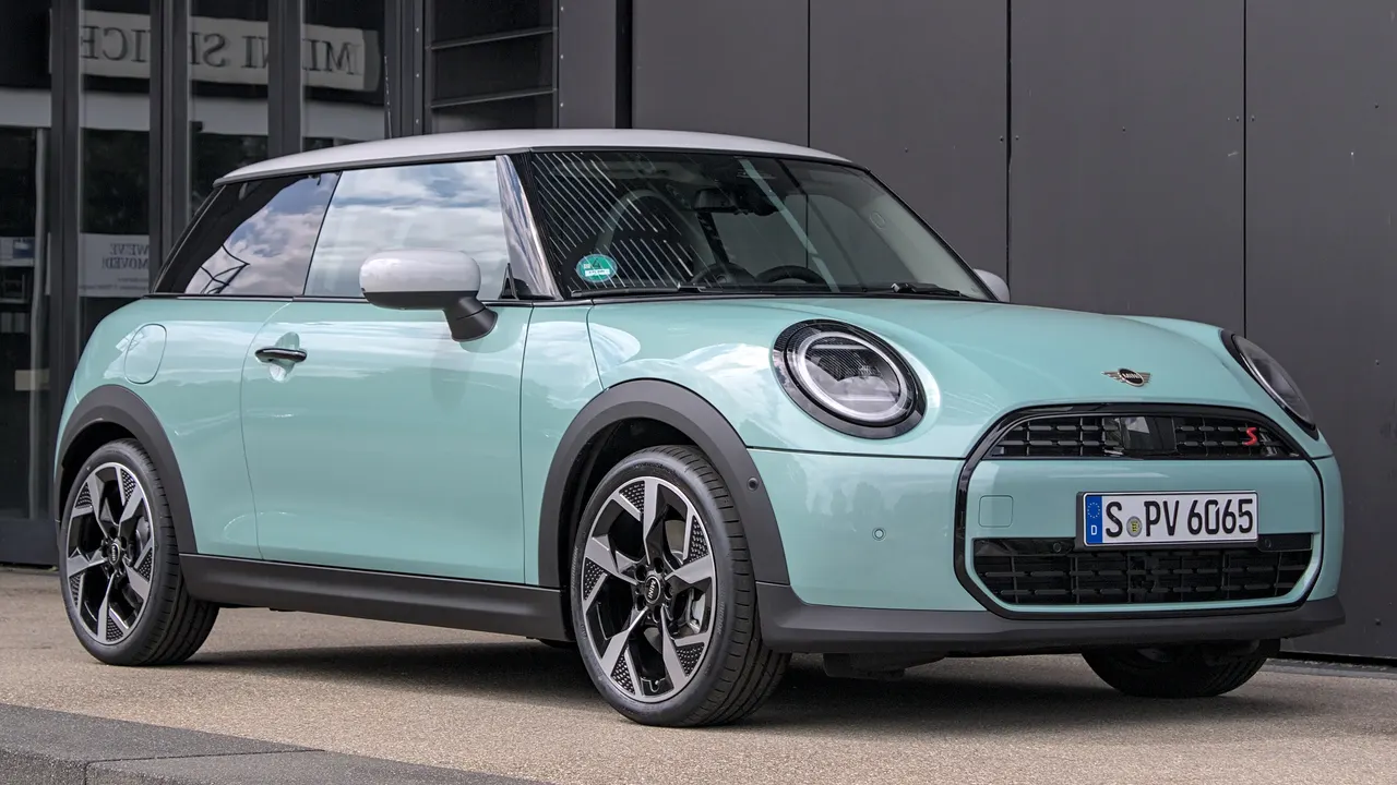 Mobil MINI Cooper: Lini Resmi Indonesia, Karakter, dan Biaya Kepemilikan