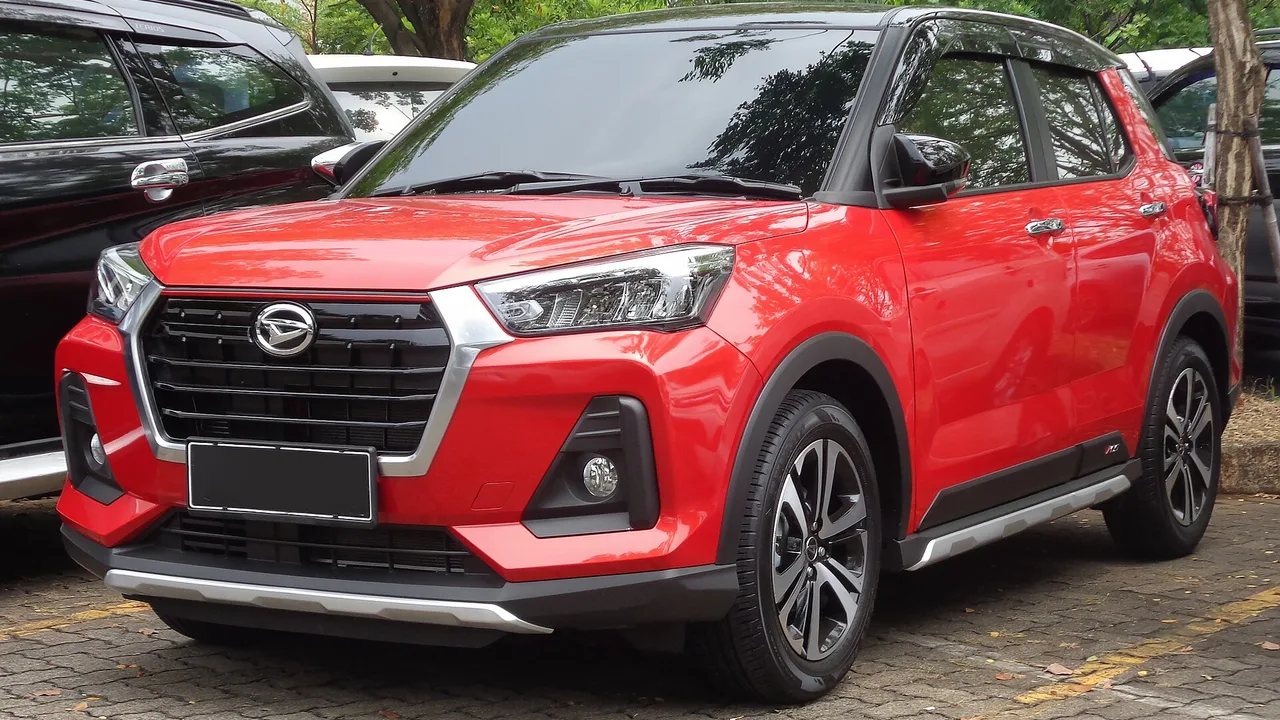 Mobil Rocky: Tipe M, X, R Turbo, dan Hybrid, Mana yang Cocok untuk Anda